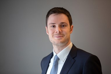 lorenzo-la-posta-momentum-asset-management-senior-analyst